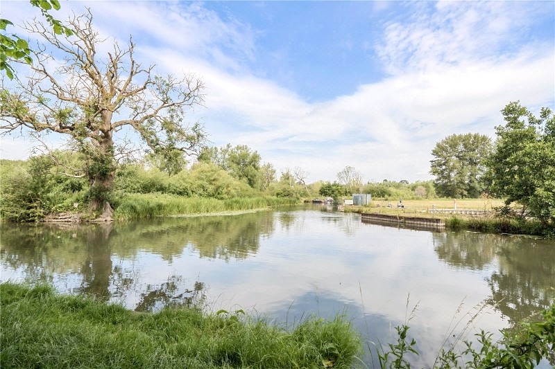 Russell Road, Newbury, Berkshire, RG14