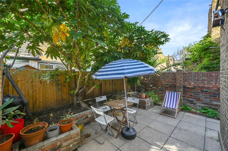 Collingbourne Road, London, W12