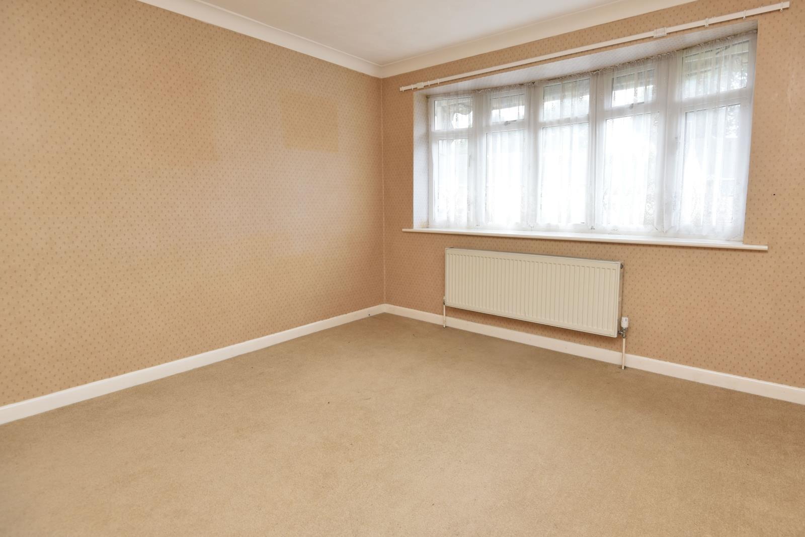 A BEDROOM 2 DSC_9844