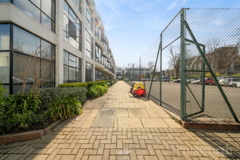 Frobisher Place, London, SE15