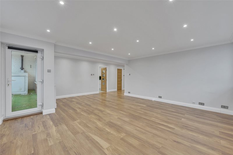 Melbourne Court, Randolph Avenue, Maida Vale, London, W9