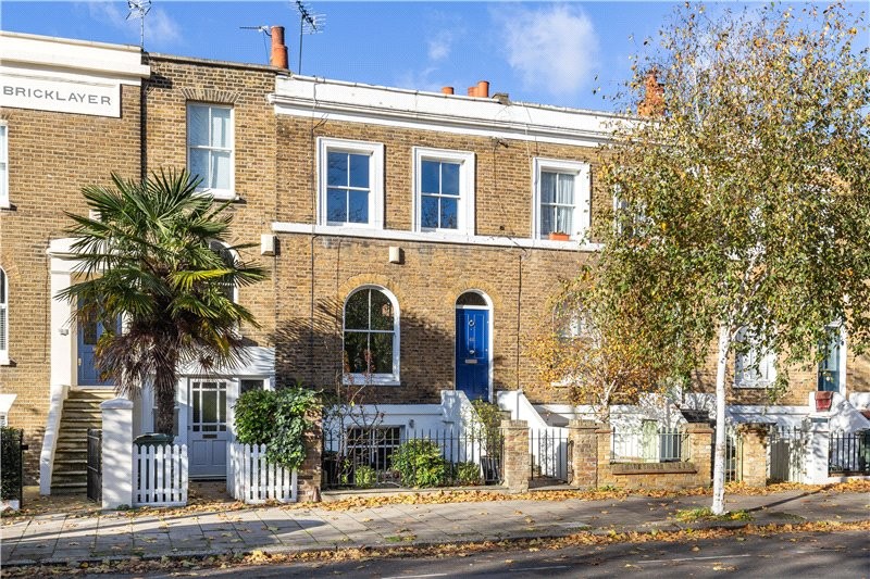 2 bedroom property for sale in Larkhall Lane, Stockwell, SW4 (Ref
