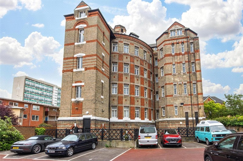 Gables Close, London, SE5