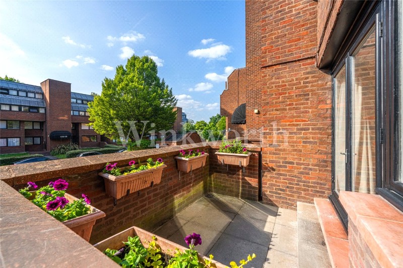 Britten Close, London, NW11