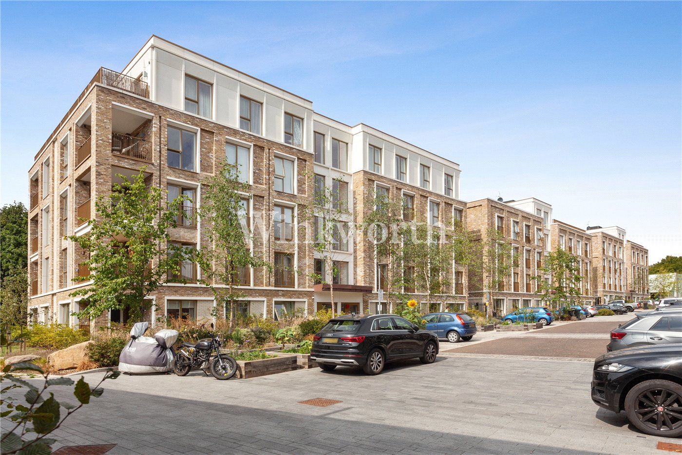 1 bedroom property for sale in Apple Tree Road, London, N17 (Ref