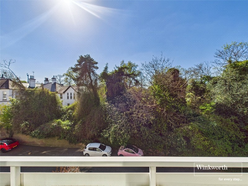 Petworth Court, Bath Road, Reading, Berkshire, RG1