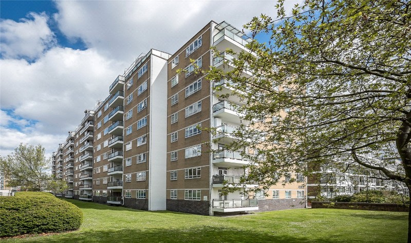 Churchill Gardens, London, SW1V