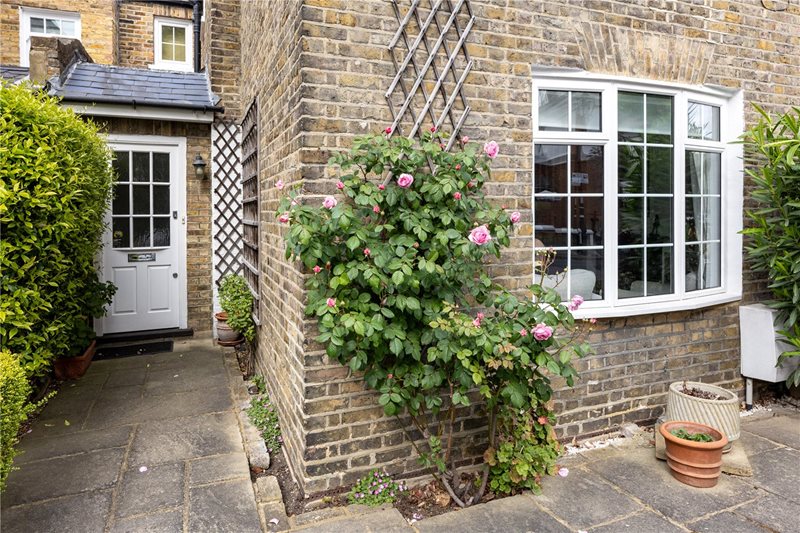 Coalecroft Road, London, SW15