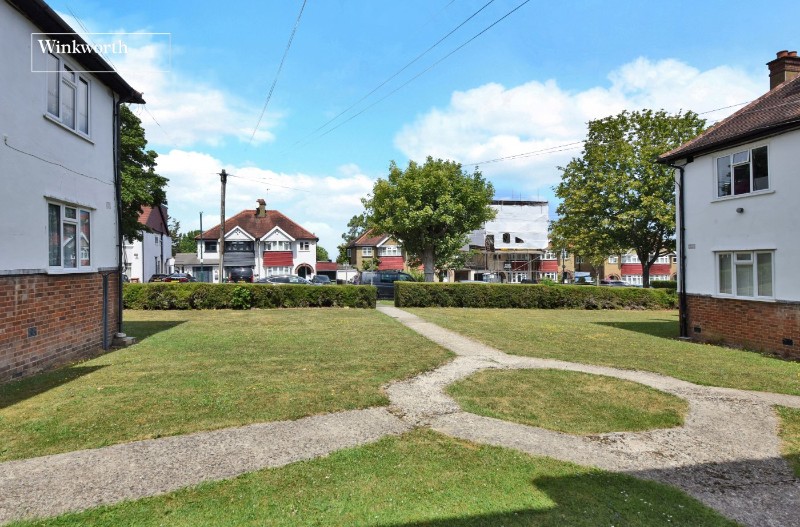 The Maisonettes, Alberta Avenue, Cheam, Sutton, SM1