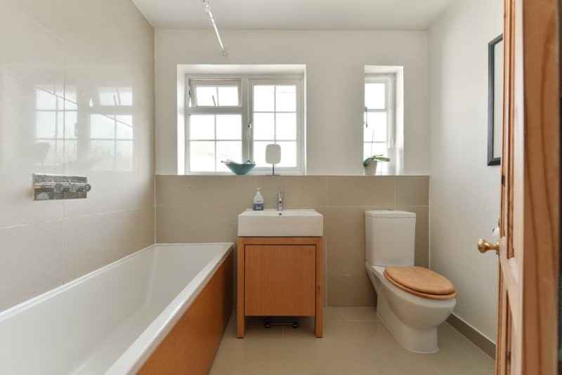 Grove Close, Kingston, KT1