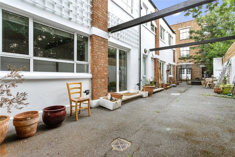 Bradbury Mews, London, N16