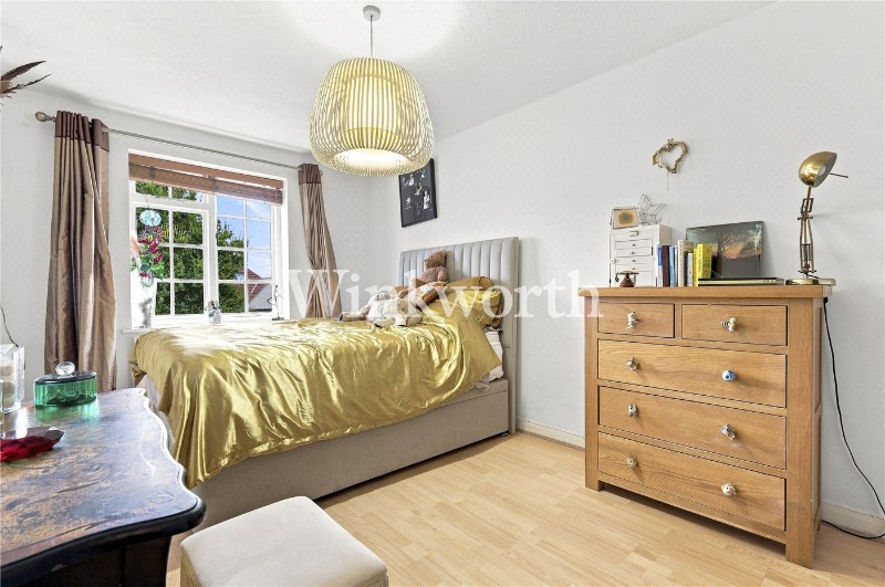 Hoppers Road, London, N21