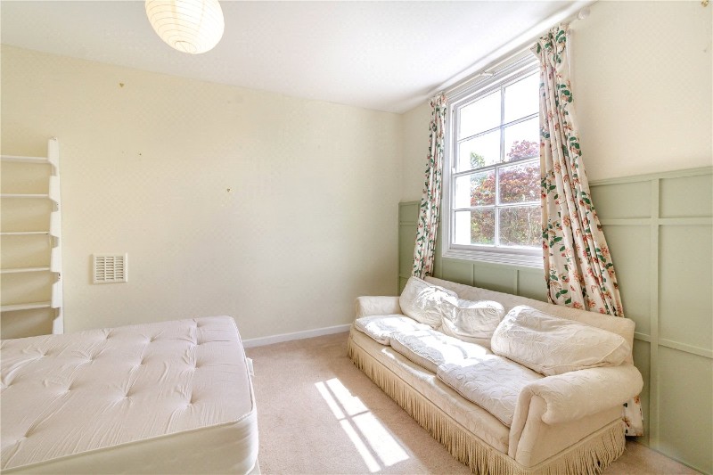 Wellington Square, Cheltenham, Gloucestershire, GL50