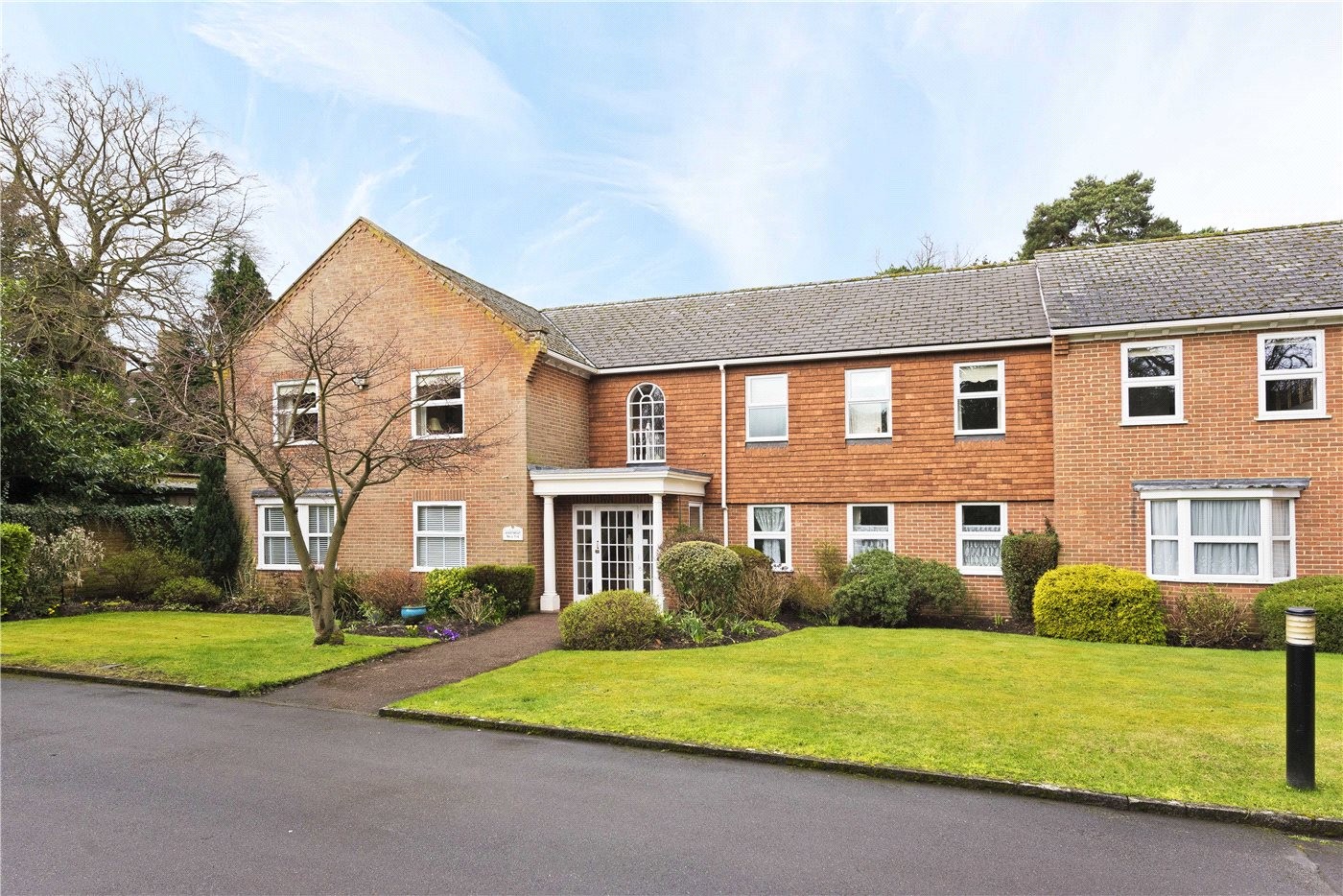 1 bedroom property for sale in Fairlawn, Hall Place Drive, Weybridge