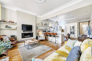 Chiswick High Road, London, W4