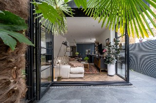 Holmewood Gardens, London, SW2