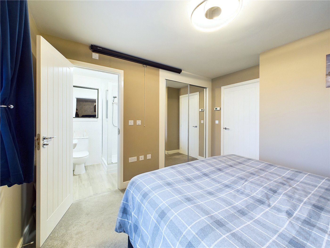 Master To En Suite