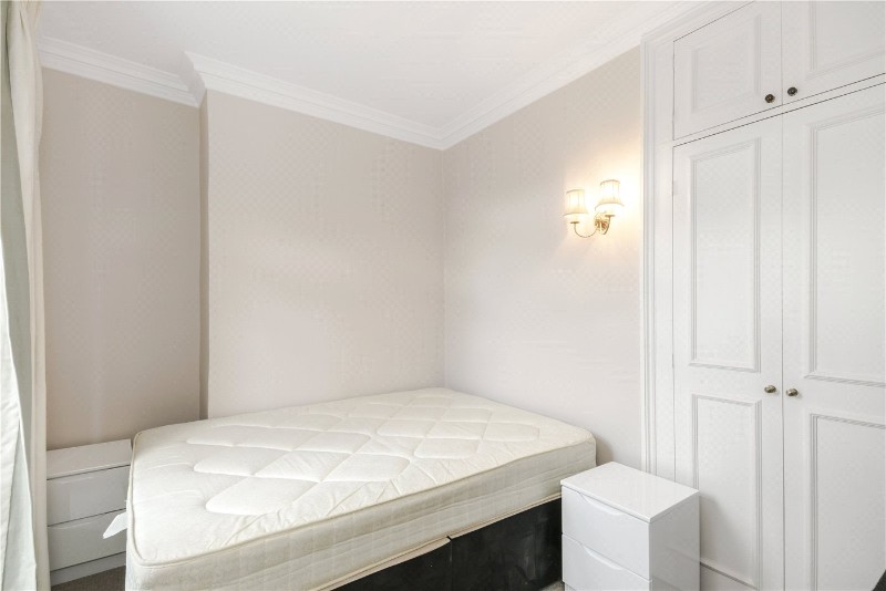 Draycott Avenue, London, SW3