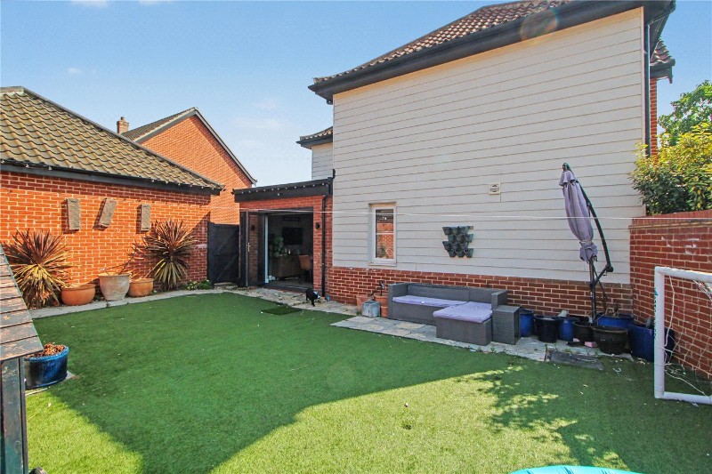 Hewitt Close, Poringland, Norwich, Norfolk, NR14