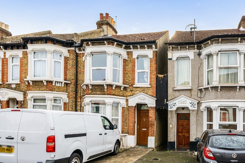 Whitehorse Lane, London, SE25