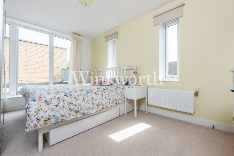 Wells Mews, London, N11