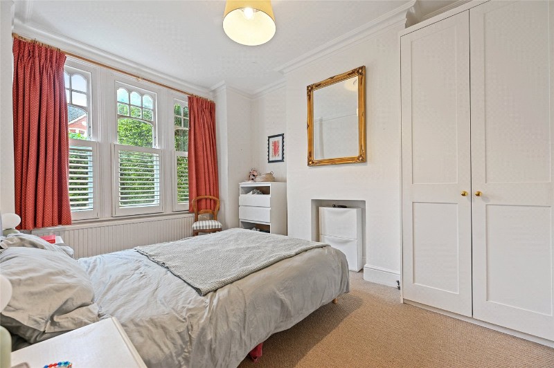 Oaklands Grove, London, W12