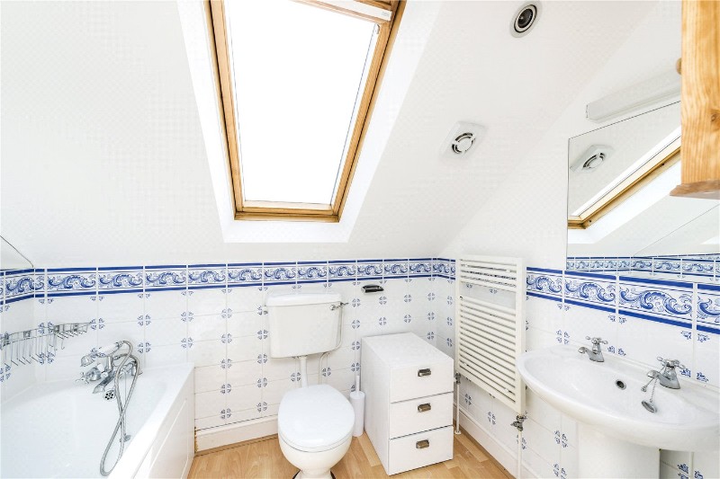 Kingscourt Road, London, SW16