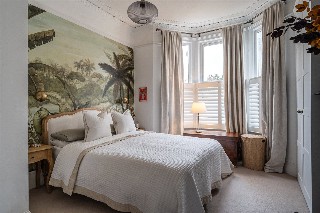 Holmewood Gardens, London, SW2