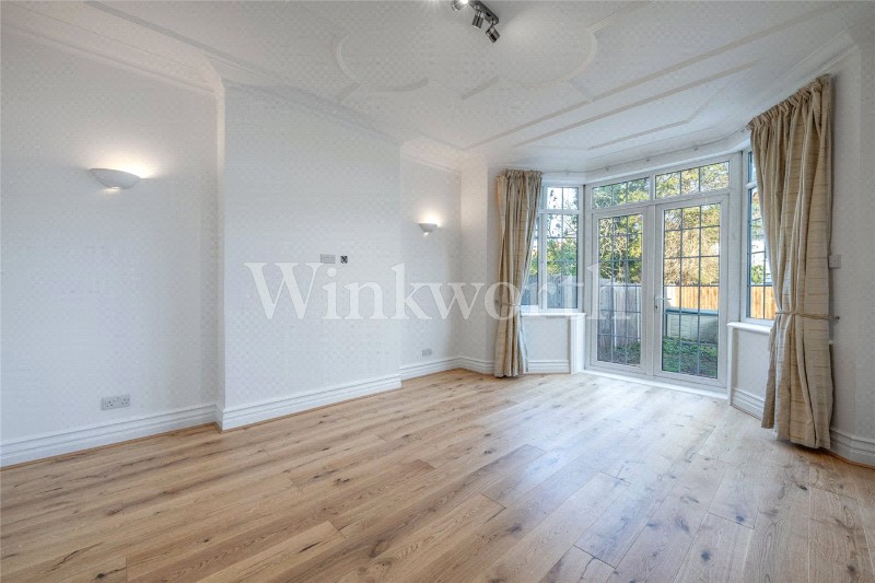 Ravenscroft Avenue, London, NW11