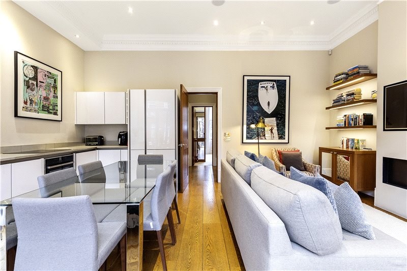 Rosary Gardens, South Kensington, London, SW7