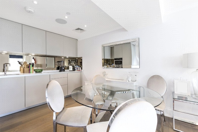 Bull Inn Court, London, WC2R