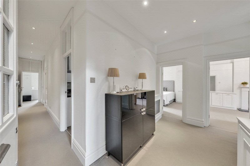 Ashworth Mansions, Grantully Road, Maida Vale, London, W9