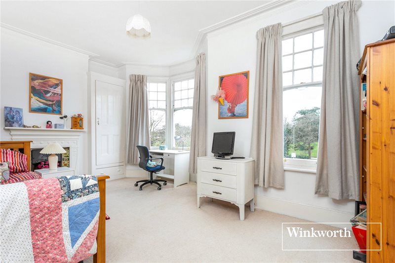 Etchingham Park Road, Finchley, London, N3