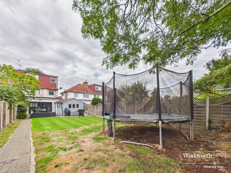 Farm Road, Edgware, HA8
