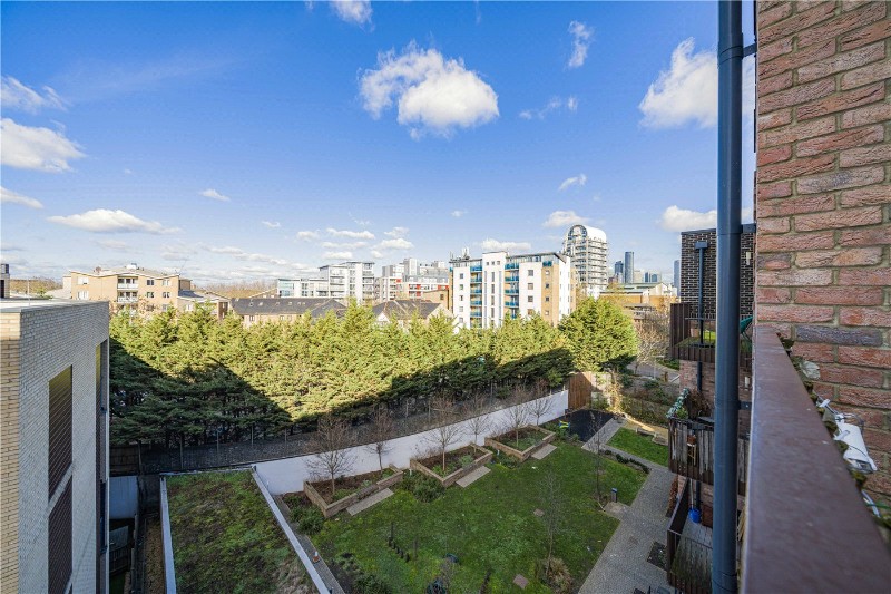 River Rise Close, London, SE8