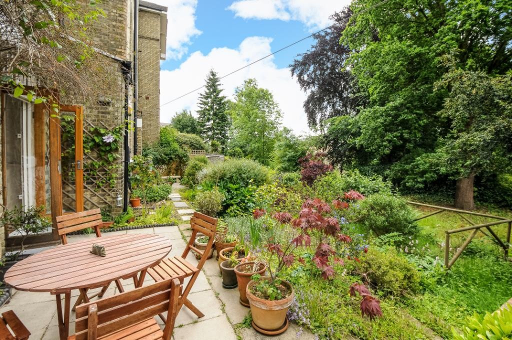 2 bedroom property for sale in Hamlet Road, Crystal Palace, SE19 (Ref