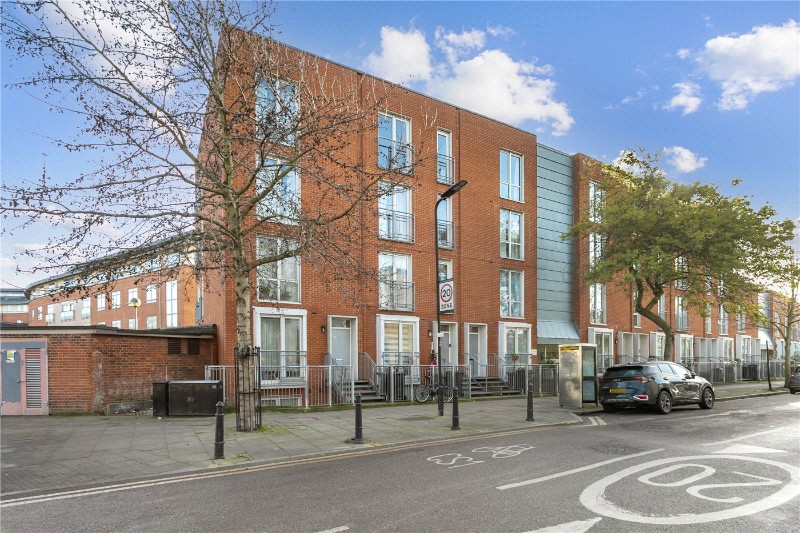 Bouverie Road, London, N16