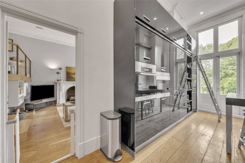Sutherland Avenue, London, W9