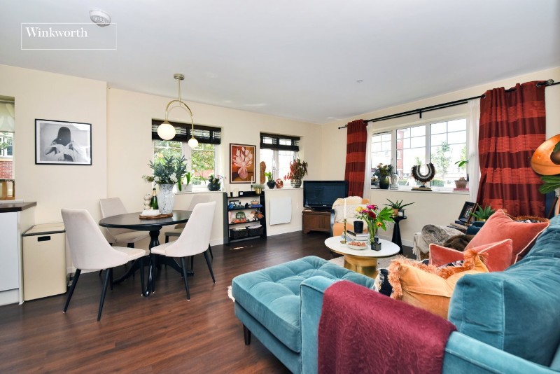 Schoolgate Drive, Morden, SM4