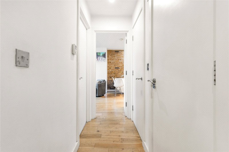 Lolesworth Close, London, E1