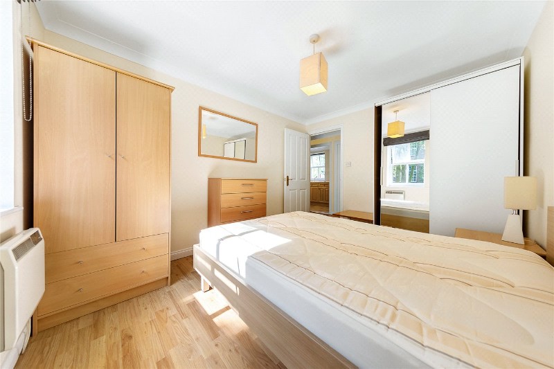Alfred Close, London, W4