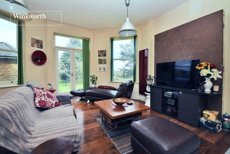 Poulter Park, Bishopsford Road, Morden, SM4