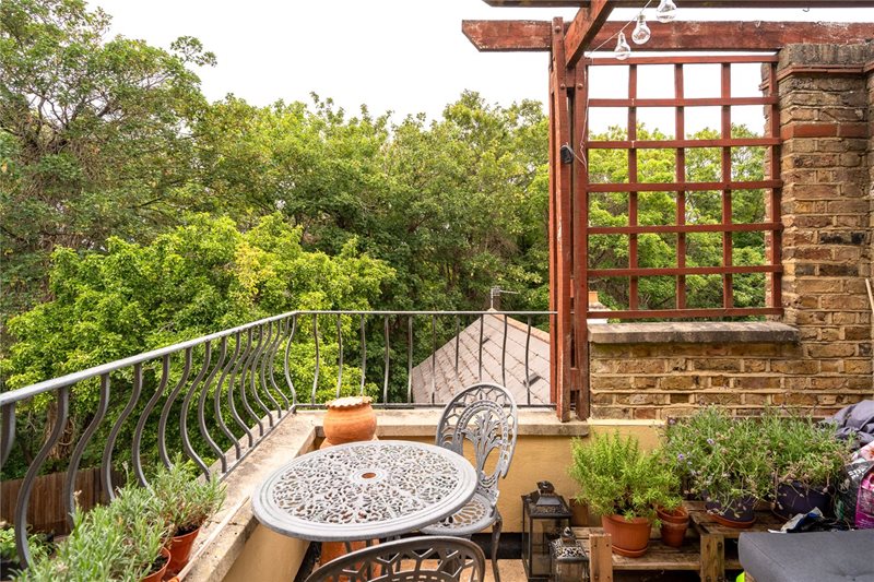 Knollys Road, London, SW16