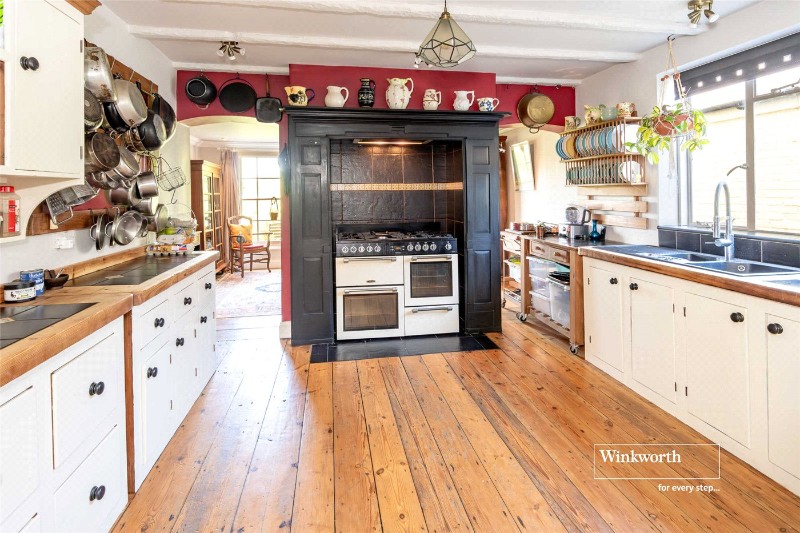 Salisbury Road, Winkton, Christchurch, Dorset, BH23