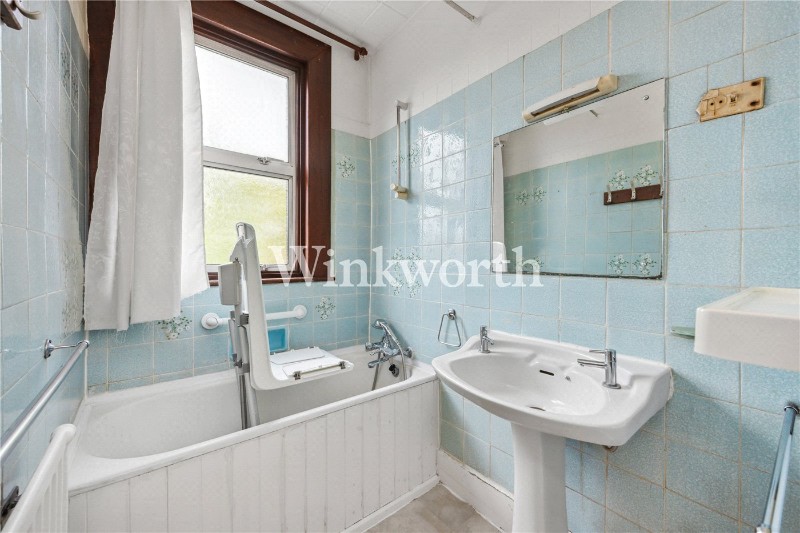 Kelvin Avenue, London, N13