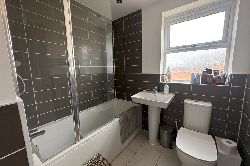Great Crescent, Newbury, Berkshire, RG14