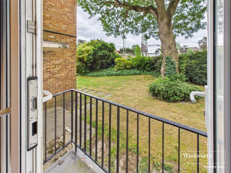 Great North Way, London, NW4