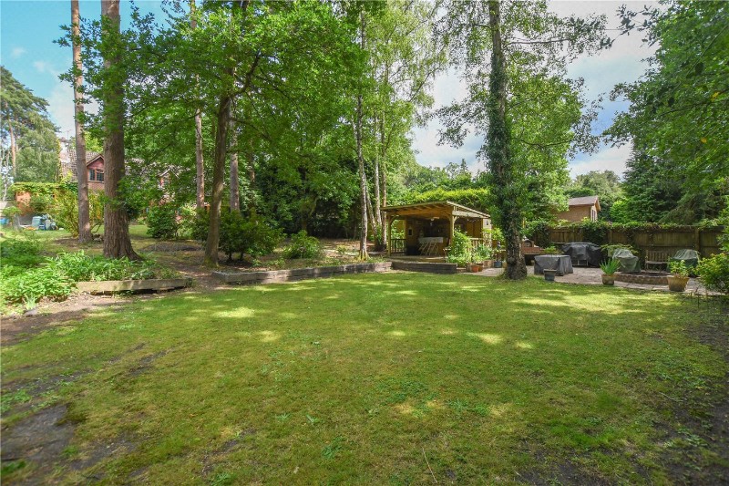 Hollybush Ride, Finchampstead, Wokingham, Berkshire, RG40