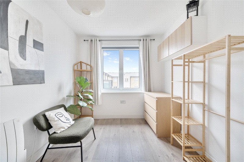 Candle Street, London, E1