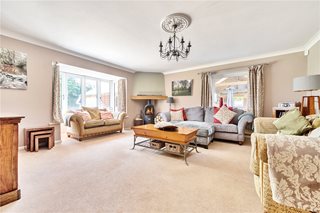 Farnham Road, Sleaford, Hampshire, GU35